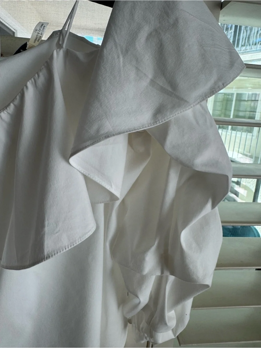 Alice + Olivia White One-Shoulder Ruffle Blouse